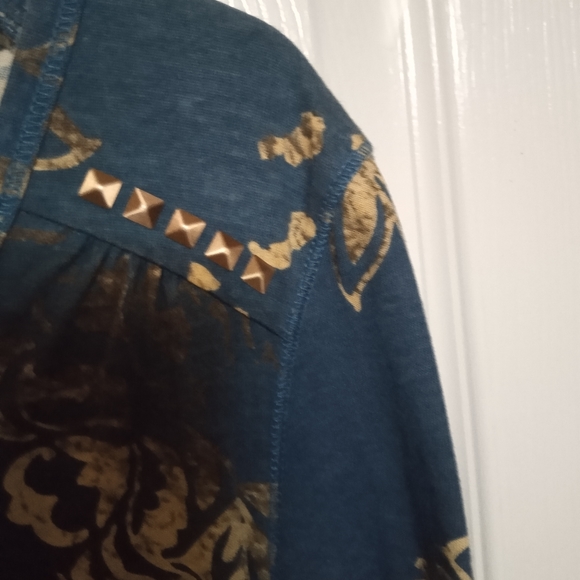 NWOT Fancy tshirt blouse - Picture 4 of 5